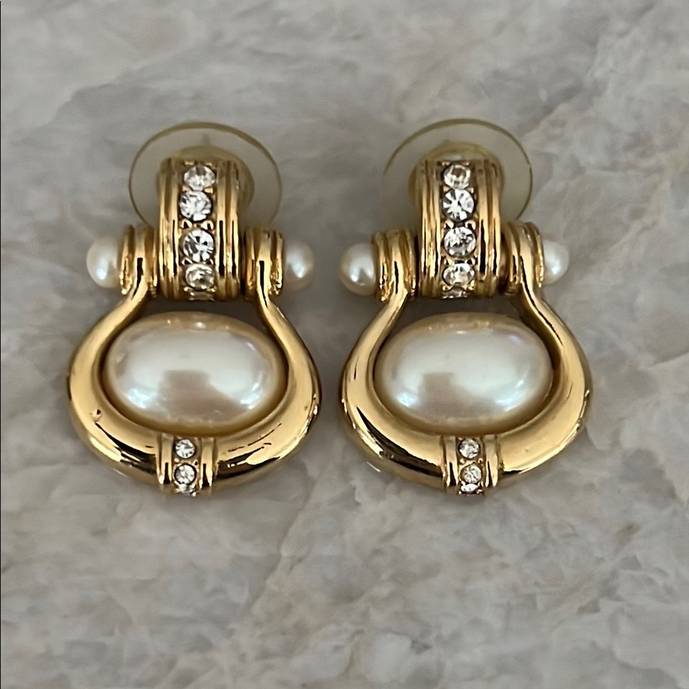 Vintage Gold and Faux Pearl Earrings - Picture 2 of 4